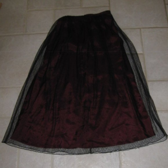 JONATHAN MARTIN GIRLS SZ 10-14 LONG PLEATED SKIRT BURGUNDY, BLACK LACE STEAMPUNK - Picture 1 of 7